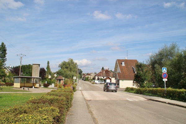 Photo Monnet-la-Ville - le village