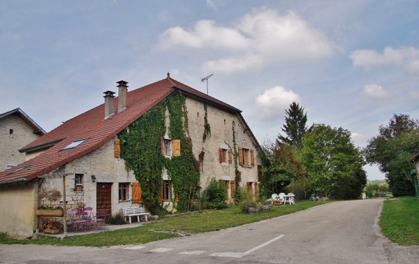 Photo Mont-sur-Monnet - Le Village