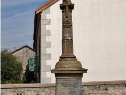 Photo paysage et monuments, Mont-sur-Monnet - le Monument-aux-Morts