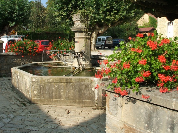 Photo Nevy-sur-Seille - Fontaine,Nevy sur seille.