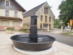 Photo paysage et monuments, Nozeroy - la fontaine