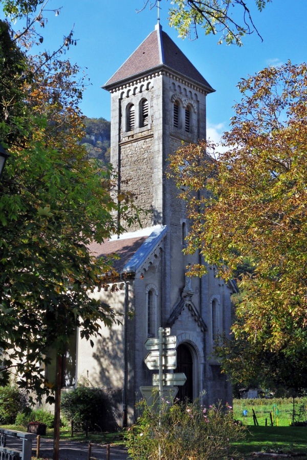 Photo Les Planches-près-Arbois - Eglise des Planches près Arbois.