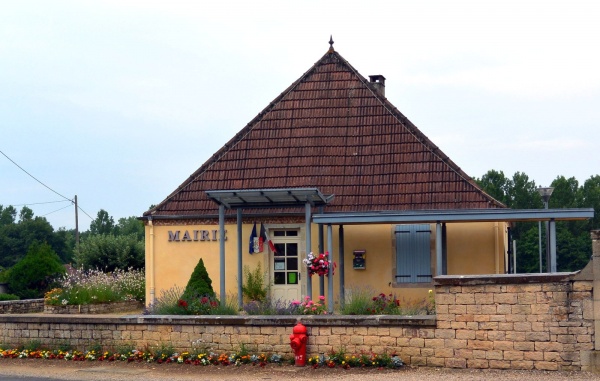 Photo Pleure - Pleure Jura;La Mairie.Juin 2014.