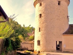 Photo paysage et monuments, Poligny - Poligny.Jura-Tour de la Sergenterie.