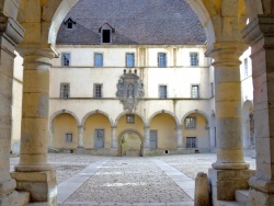 Photo paysage et monuments, Poligny - Poligny.Jura.Couvent des Ursulines.