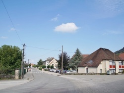 Photo paysage et monuments, Poligny - Le Village