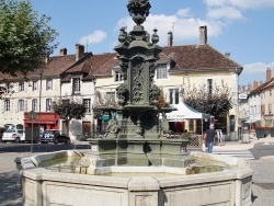 Photo paysage et monuments, Poligny - Fontaine