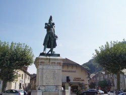 Photo paysage et monuments, Poligny - statue