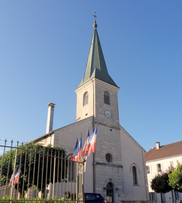 Photo Saint-Laurent-en-Grandvaux - Eglise de Saint-Laurent en Grandvaux.Jura