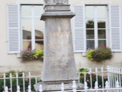 Photo paysage et monuments, Saint-Lothain - la statue