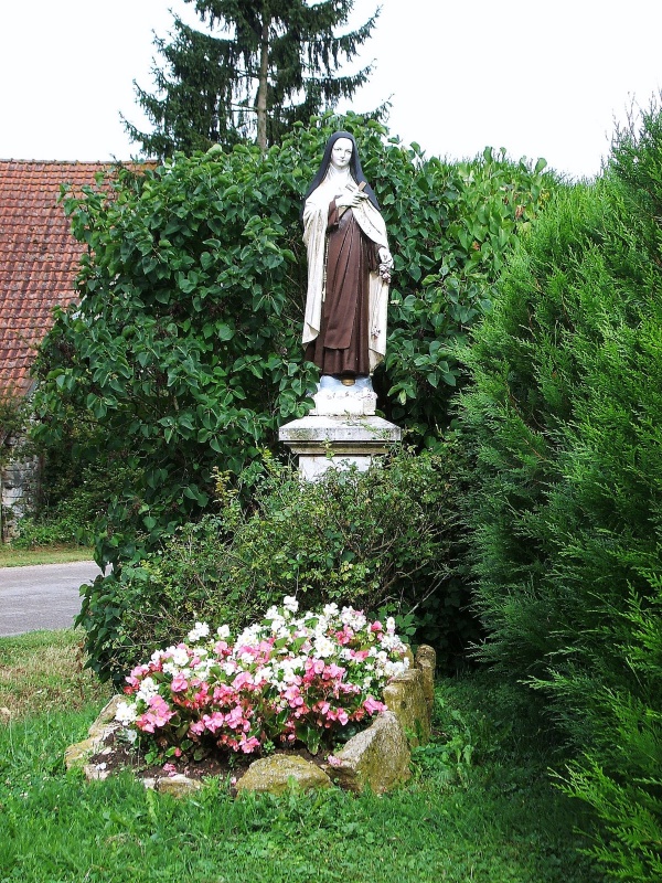 Photo Saint-Loup - Saint loup Jura.Statue.