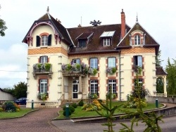 Photo paysage et monuments, Tavaux - Tavaux Jura-Mairie.Août 2014.