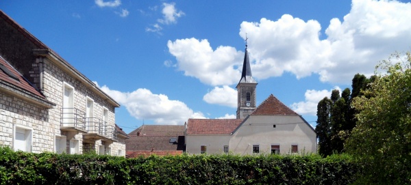 Photo Tavaux - Tavaux Village Jura. juillet 2020 B.