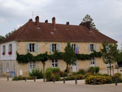 Photo paysage et monuments, Vaudrey - Vaudrey Jura-Mairie.