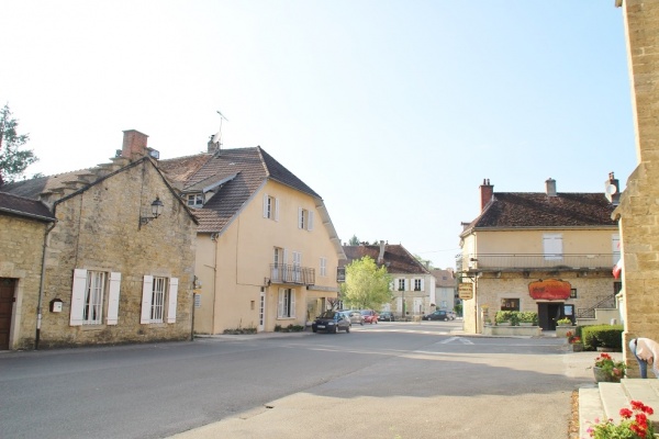 Le Village