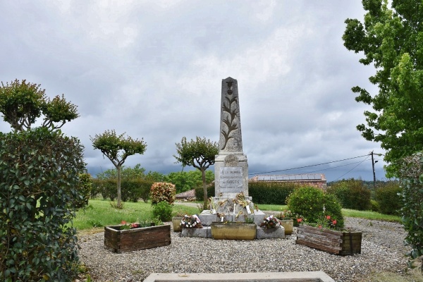 Photo Baigts - le monument aux morts