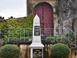 Photo paysage et monuments, Bergouey - le monument aux morts