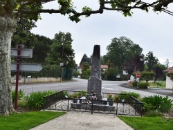 Photo paysage et monuments, Castelnau-Chalosse - le monument aux morts