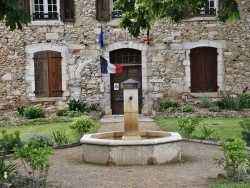 Photo paysage et monuments, Gaas - la fontaine