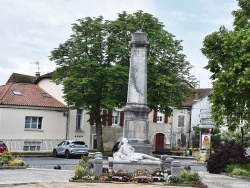 Photo paysage et monuments, Hagetmau - le monument aux morts