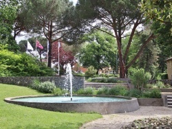 Photo paysage et monuments, Hagetmau - la fontaine