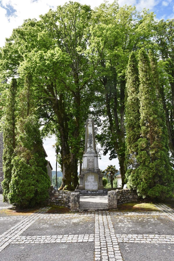 Photo Labatut - le monument aux morts