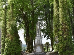 Photo paysage et monuments, Labatut - le monument aux morts