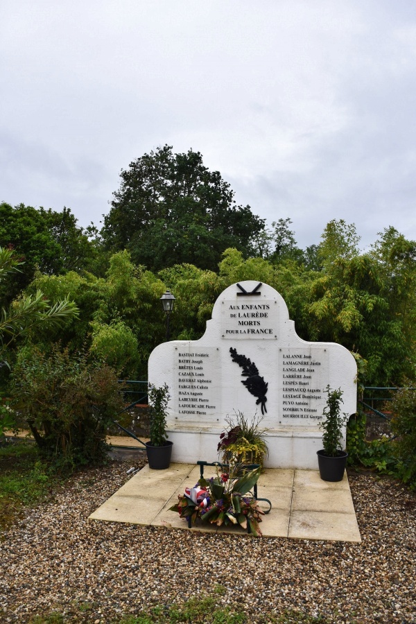 Photo Laurède - le monument aux morts