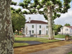 Photo paysage et monuments, Oeyreluy - la commune