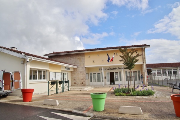 Photo Oeyreluy - la mairie