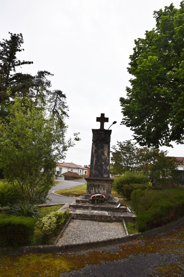 Photo Pey - le monument aux morts