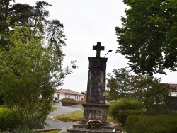 Photo paysage et monuments, Pey - le monument aux morts