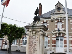 Photo paysage et monuments, Cellettes - le Monument Aux Morts