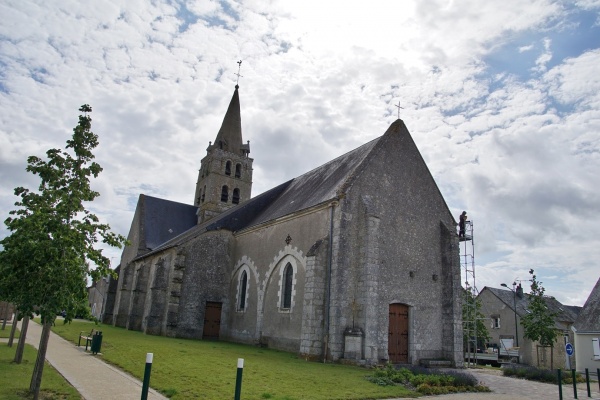 Photo La Chapelle-Saint-Martin-en-Plaine - église Saint Martin
