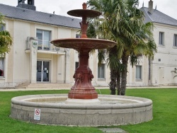 Photo paysage et monuments, Contres - la Fontaine