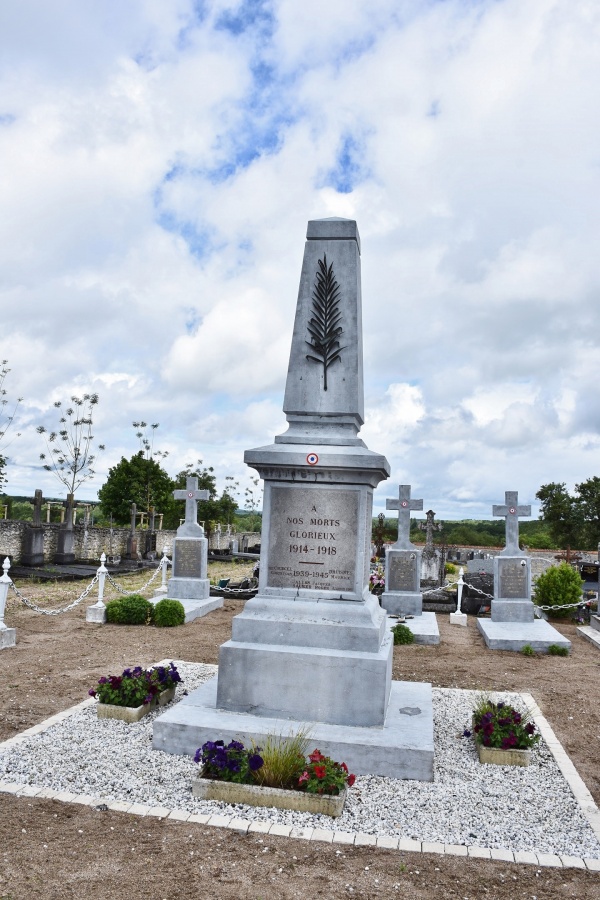 le Monument Aux Morts