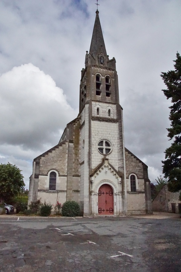 Photo Les Montils - église Sainte Madeleine