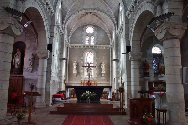 Photo Les Montils - église Sainte Madeleine