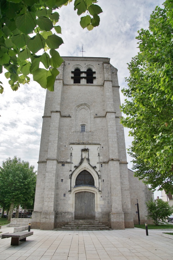 Photo Montlivault - église Saint Pierre