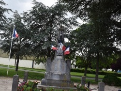 Photo paysage et monuments, Saint-Amand-Longpré - le Monument Aux Morts