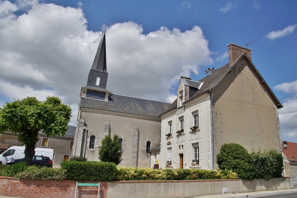 Photo Saint-Cyr-du-Gault - église Saint Cyr