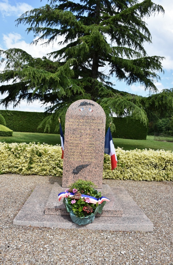 Photo Saint-Gourgon - le Monument Aux Morts