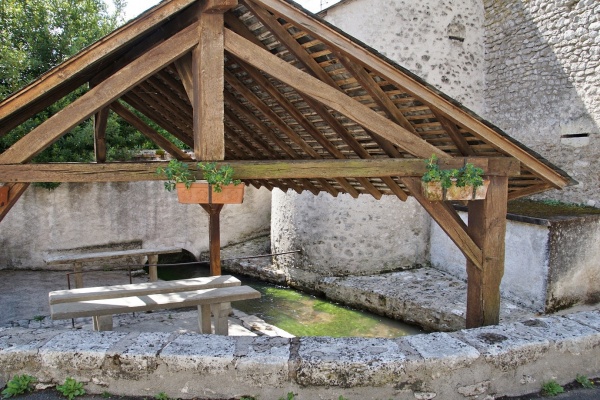 Photo Suèvres - le Lavoir