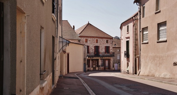 Photo Ambierle - La Commune