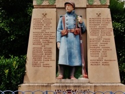 Photo paysage et monuments, Saint-Alban-les-Eaux - Monument-aux-Morts