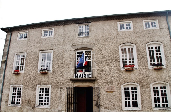 Photo Saint-Just-en-Chevalet - La Mairie