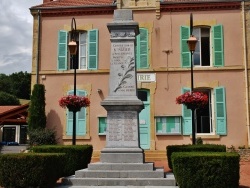 Photo paysage et monuments, Saint-Nizier-sous-Charlieu - Monument-aux-Morts