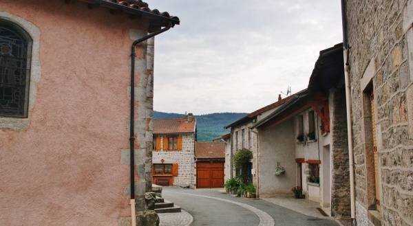 Photo Saint-Priest-la-Prugne - La Commune