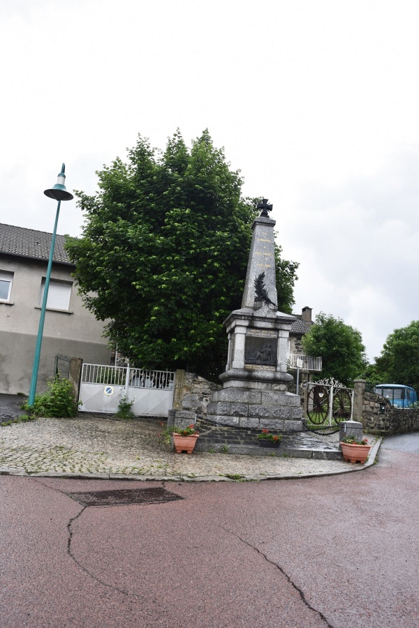 Photo Araules - le monument aux morts