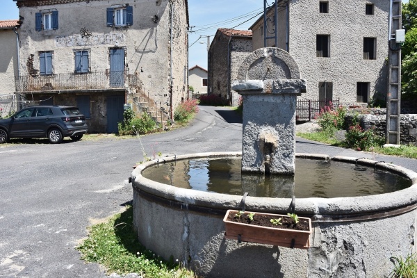 Photo Vissac-Auteyrac - la fontaine